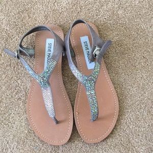 Steve Madden t strap scandal